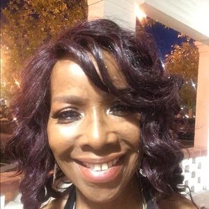 Meet your Posher, Regina